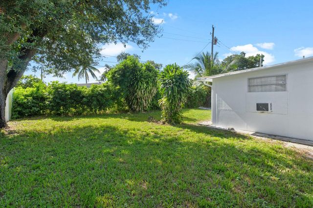 2220 N 57th Terrace, Hollywood, FL 33021