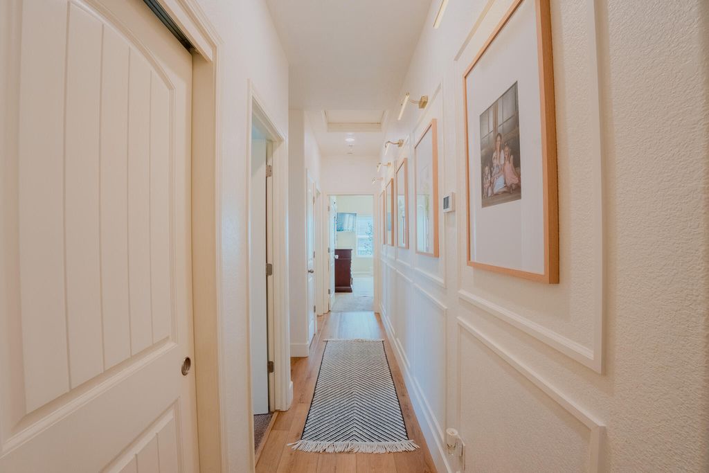 Image 25 of property listing at 433 Villa Cove Court, Tulare, CA 93274