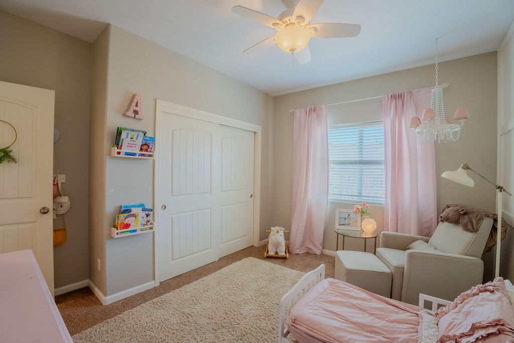 Image 31 of property listing at 433 Villa Cove Court, Tulare, CA 93274