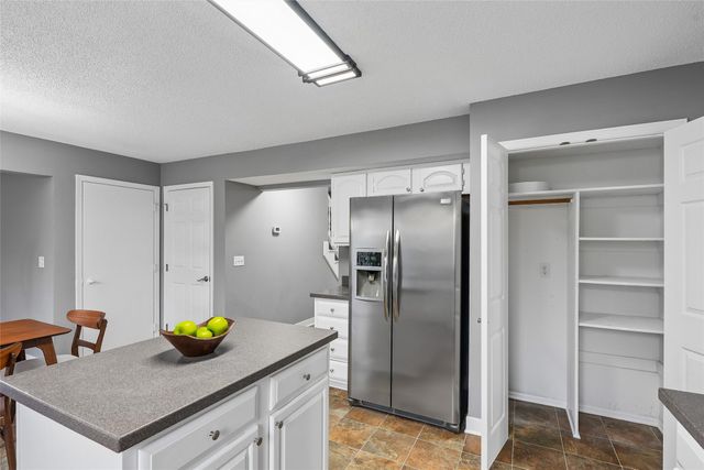 8114 Northview Drive, Urbandale, IA 50322