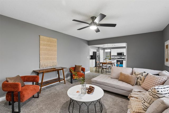 8114 Northview Drive, Urbandale, IA 50322