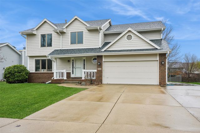 8114 Northview Drive, Urbandale, IA 50322