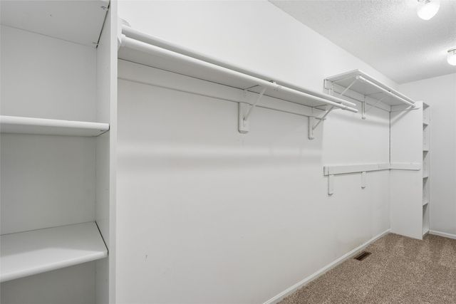 8114 Northview Drive, Urbandale, IA 50322