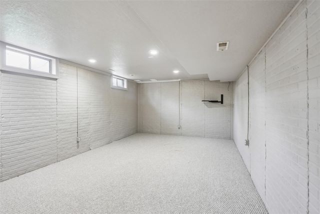 8114 Northview Drive, Urbandale, IA 50322