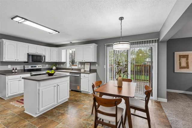 8114 Northview Drive, Urbandale, IA 50322