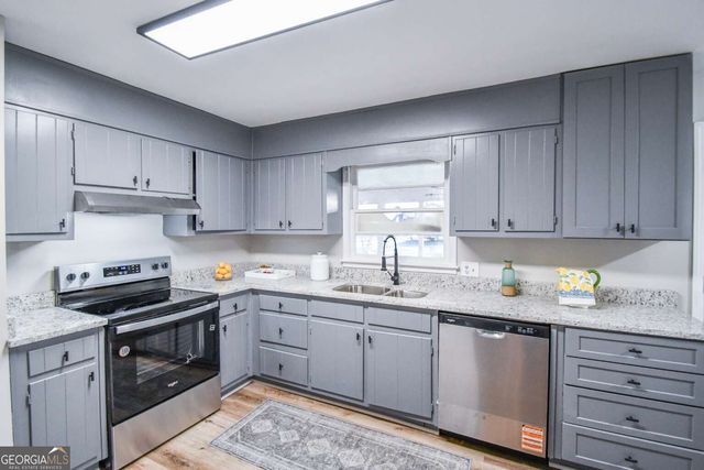 35 N Robinson Drive, Carrollton, GA 30117