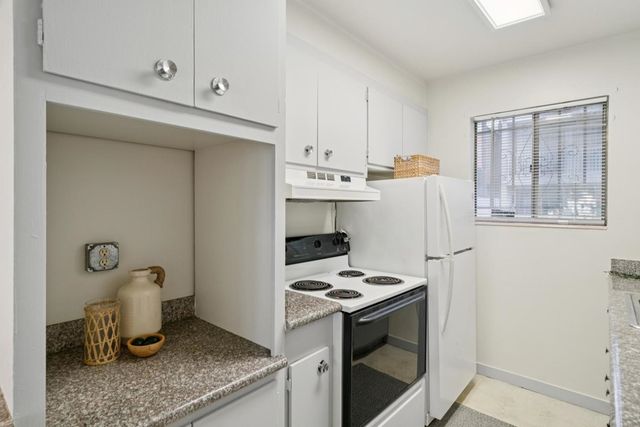 1425 Lakeside DR 201, Oakland, CA 94612