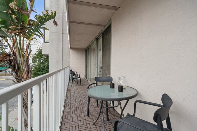 1425 Lakeside DR 201, Oakland, CA 94612