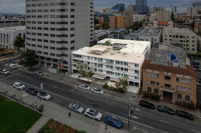 1425 Lakeside DR 201, Oakland, CA 94612