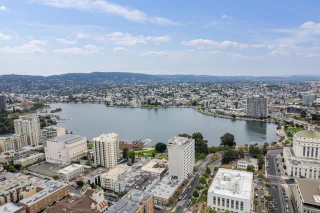 1425 Lakeside DR 201, Oakland, CA 94612