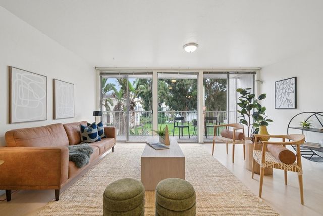 1425 Lakeside DR 201, Oakland, CA 94612