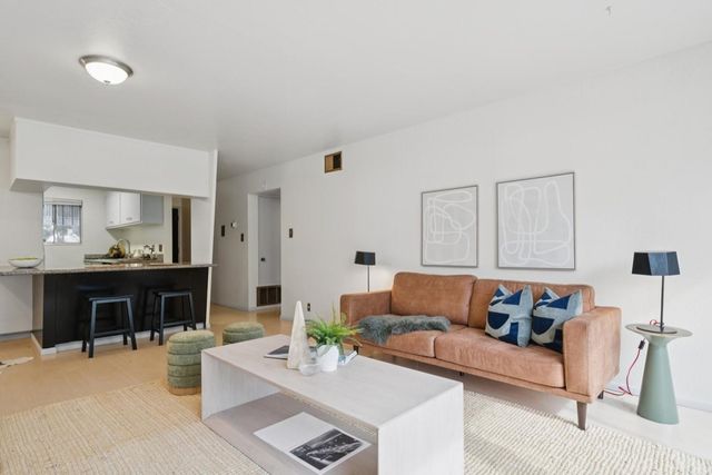 1425 Lakeside DR 201, Oakland, CA 94612