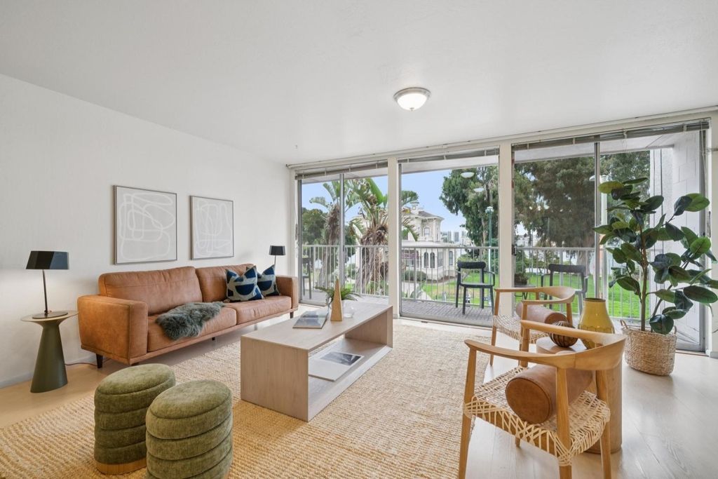 1425 Lakeside DR 201, Oakland, CA 94612