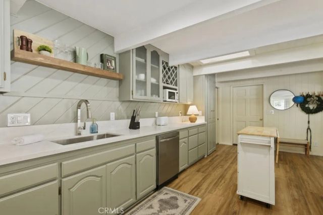 572 Douglas Street, Big Bear Lake, CA 92315