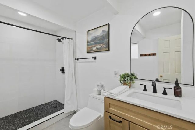 572 Douglas Street, Big Bear Lake, CA 92315