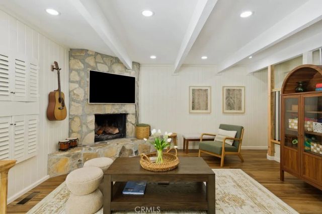 572 Douglas Street, Big Bear Lake, CA 92315