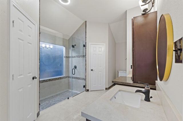 30 Crestview Trail, Houston, TX 77082