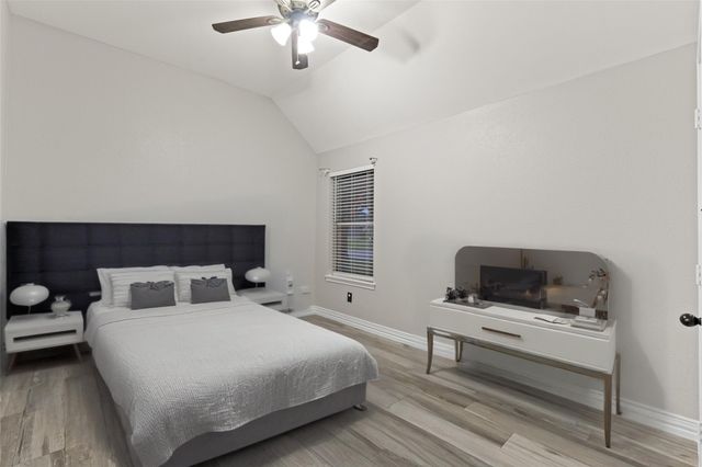 30 Crestview Trail, Houston, TX 77082