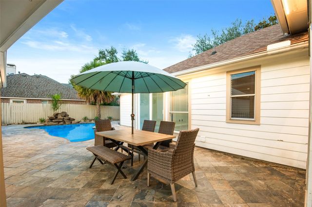 30 Crestview Trail, Houston, TX 77082