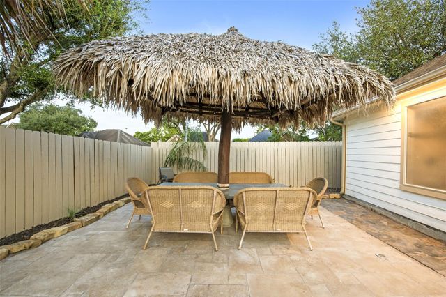 30 Crestview Trail, Houston, TX 77082