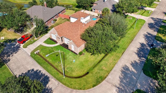 30 Crestview Trail, Houston, TX 77082