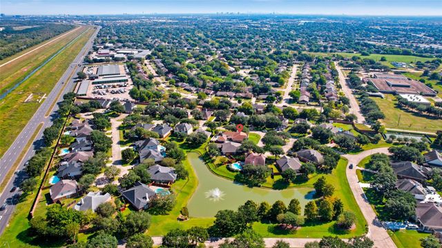 30 Crestview Trail, Houston, TX 77082