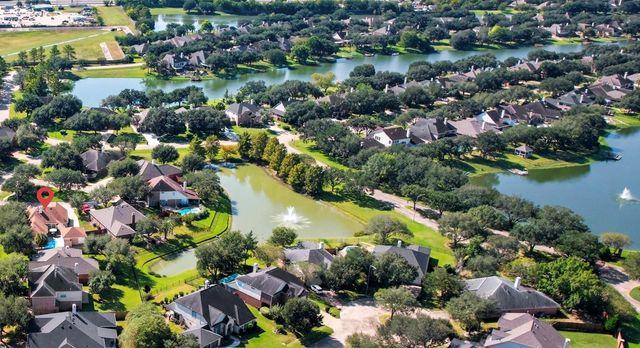 30 Crestview Trail, Houston, TX 77082