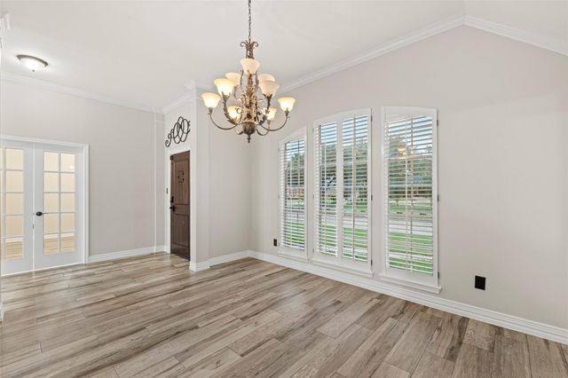 30 Crestview Trail, Houston, TX 77082