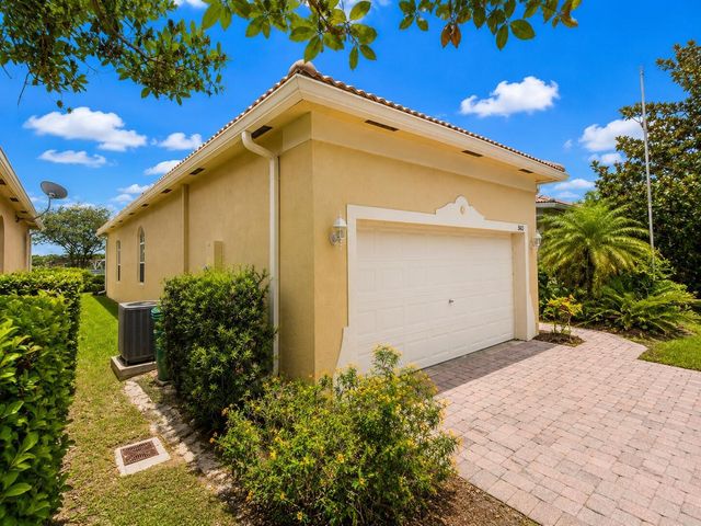 5940 Spanish River Road, Fort Pierce, FL 34951