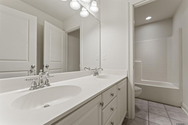 3306 Grassy Lake Dr, Baton Rouge, LA 70816