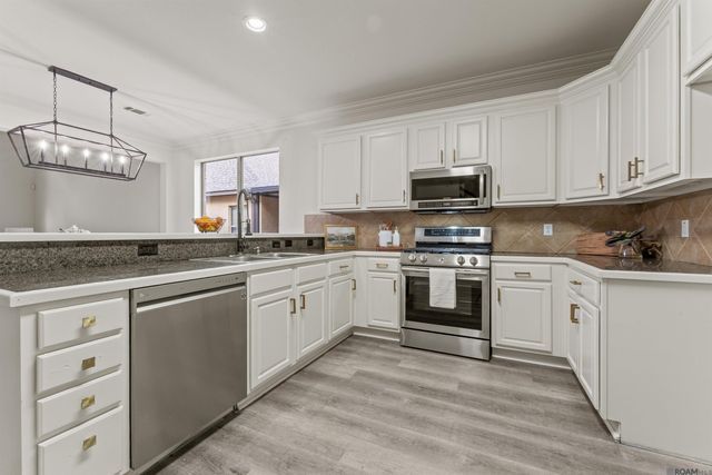 3306 Grassy Lake Dr, Baton Rouge, LA 70816