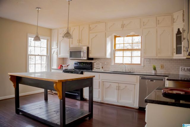 709 21ST AVENUE NW, Center Point, AL 35215