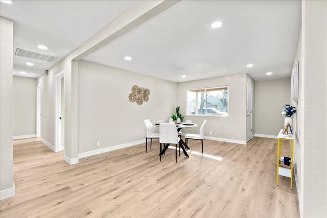 221 W Pearl Ave, Stockton, CA 95207