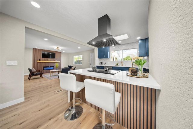 221 W Pearl Ave, Stockton, CA 95207