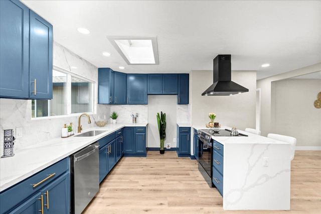 221 W Pearl Ave, Stockton, CA 95207