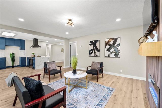 221 W Pearl Ave, Stockton, CA 95207