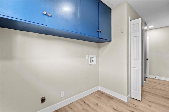 221 W Pearl Ave, Stockton, CA 95207