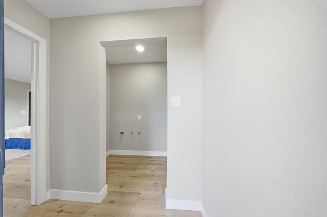 221 W Pearl Ave, Stockton, CA 95207