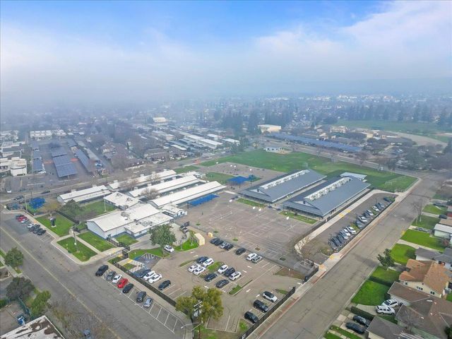 221 W Pearl Ave, Stockton, CA 95207