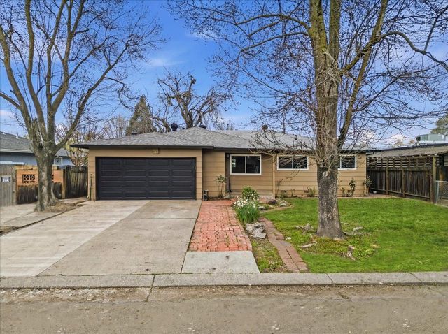221 W Pearl Ave, Stockton, CA 95207