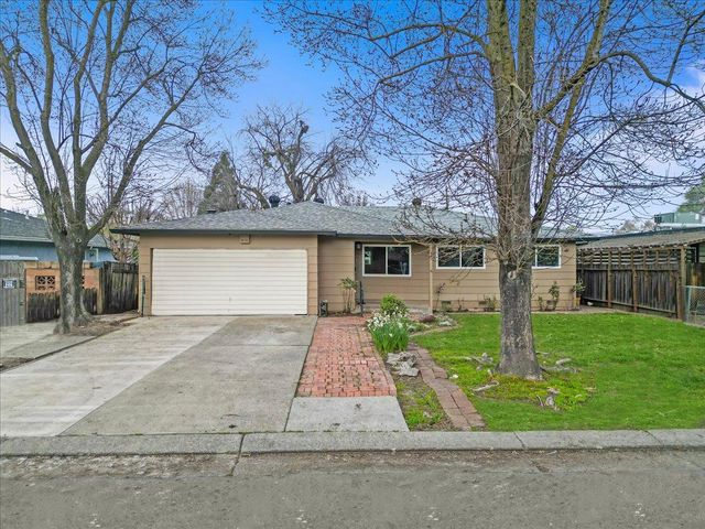 221 W Pearl Ave, Stockton, CA 95207