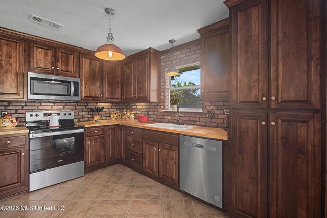 615 N Haven Drive, Biloxi, MS 39532