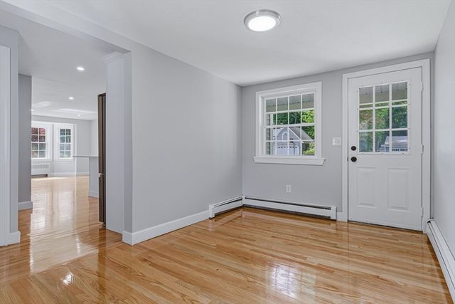 95 Circle Dr, Wrentham, MA 02093
