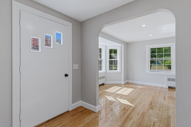 95 Circle Dr, Wrentham, MA 02093