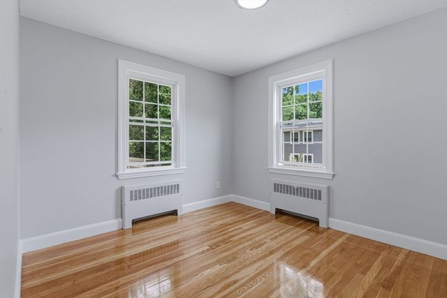 95 Circle Dr, Wrentham, MA 02093