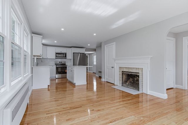 95 Circle Dr, Wrentham, MA 02093