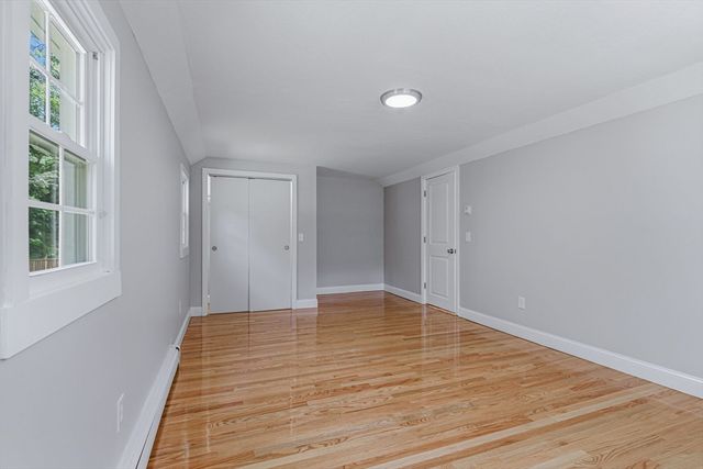 95 Circle Dr, Wrentham, MA 02093
