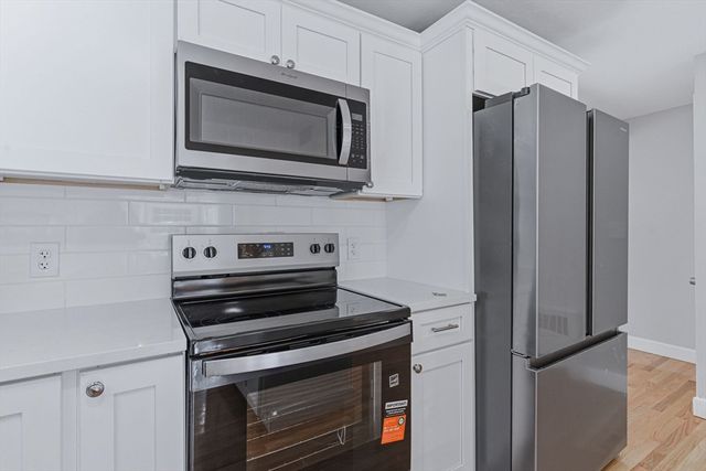 95 Circle Dr, Wrentham, MA 02093