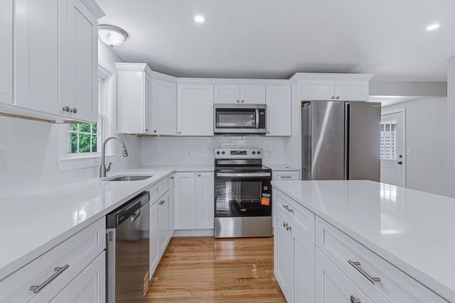 95 Circle Dr, Wrentham, MA 02093