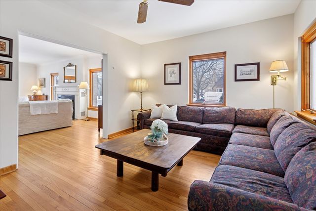 6101 N Knox Avenue, Chicago, IL 60646